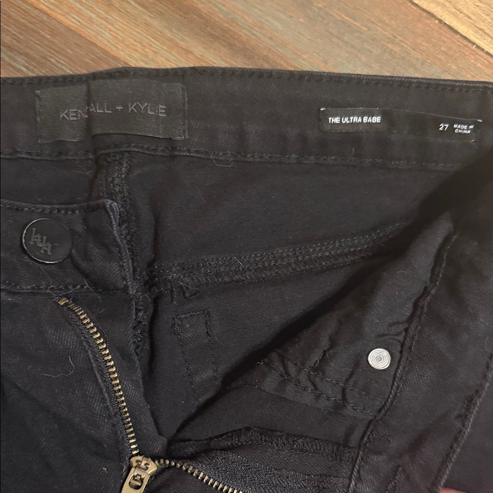 Kendall & Kylie The Ultra Babe Black‎ Distressed Skinny Jeans Raw Hem 27